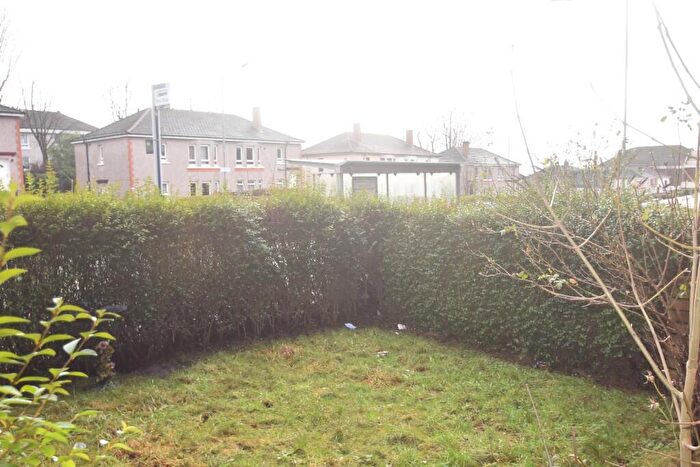 2 Bedroom Flat For Sale In Cumbernauld Road, Glasgow, G33