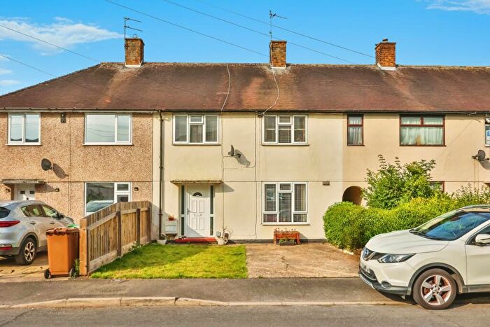3 Bedroom Terraced House For Sale In Hyde Close, Clifton, Nottingham, NG11