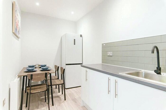 1 Bedroom Apartment For Sale In Foxberry Road, London, SE4