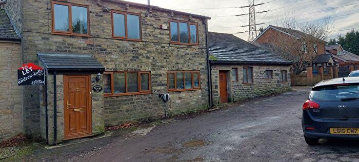 4 Bedroom Cottage To Rent In Wolstenholme Fold Norden, OL11
