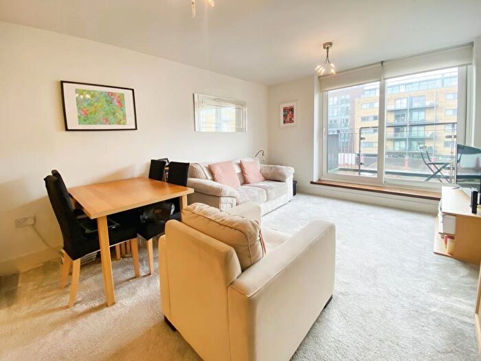 1 Bedroom Apartment To Rent In Ferry Court, Cardiff, CF11