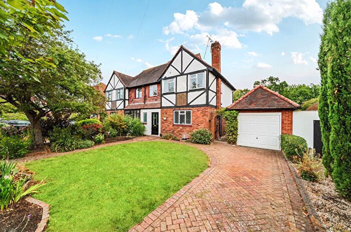 3 Bedroom Semi-Detached House For Sale In Dale Wood Road, Orpington, BR6