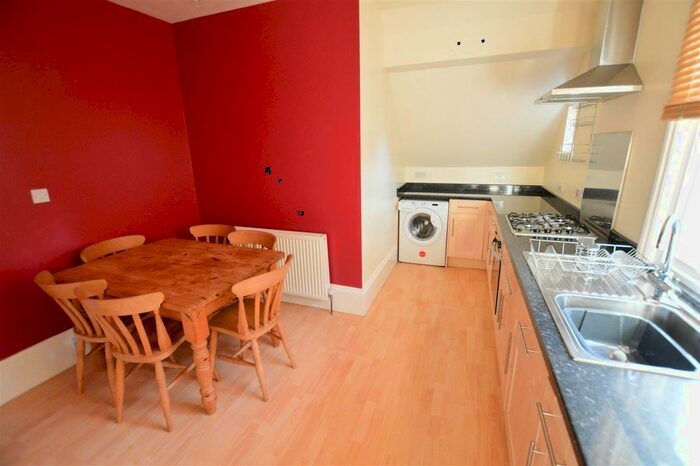 2 Bedroom Maisonette To Rent In South Street, Eastbourne BN21
