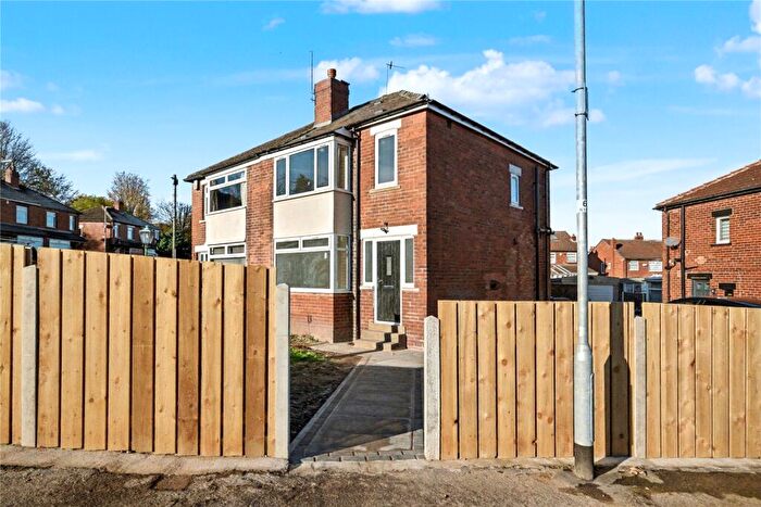 3 Bedroom Semi Detached House To Rent In Kirkdale View, Leeds, West Yorkshire, LS12