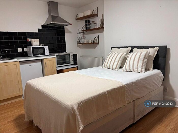 Studio To Rent In Sumatra Road, London, NW6