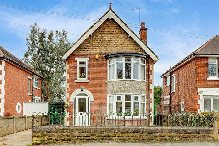 3 Bedroom Detached House For Sale In Costock Avenue, Nottingham, NG5
