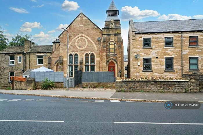 4 Bedroom Semi-Detached House To Rent In Hebble View, Siddal, Halifax, HX3