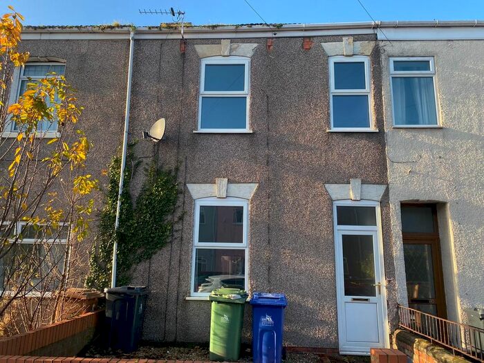 3 Bedroom Terraced House To Rent In Heneage Road, Grimsby DN32