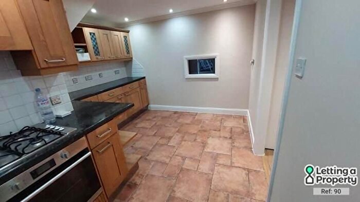 2 Bedroom Flat To Rent In Tidenham Gardens, Croydon, CR0