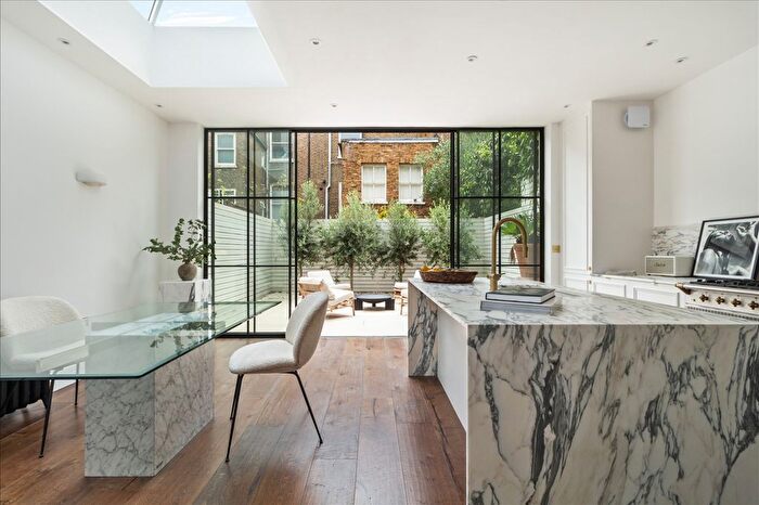 6 Bedroom Terraced House To Rent In Godolphin Road, London, W12