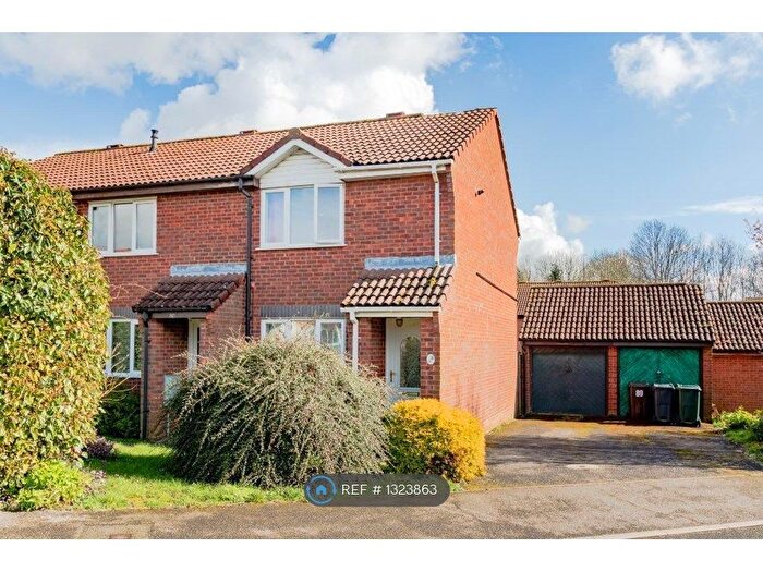 2 Bedroom End Of Terrace House To Rent In Drake Road, Ashford, TN24