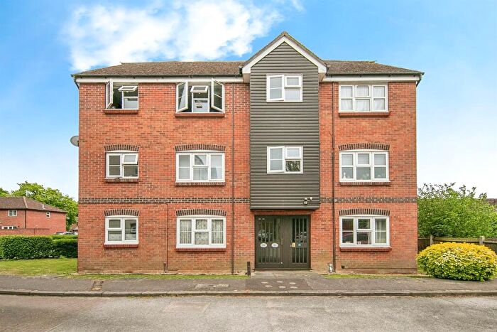 2 Bedroom Apartment For Sale In Harvard Court, Colchester, CO4