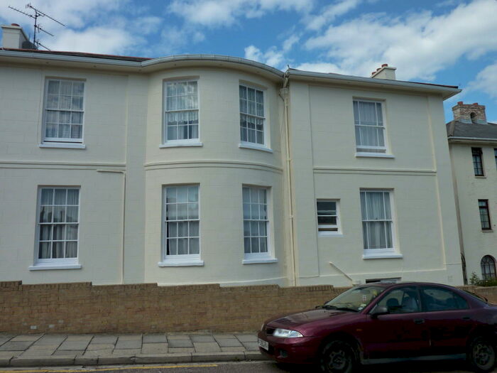 2 Bedroom Apartment To Rent In Belvedere Street, Ryde, PO33