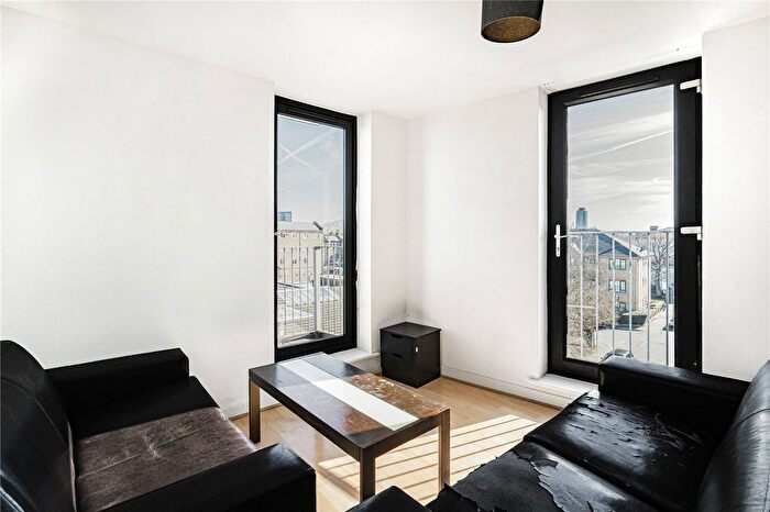 2 Bedroom Flat To Rent In Evelyn Street, London, SE8