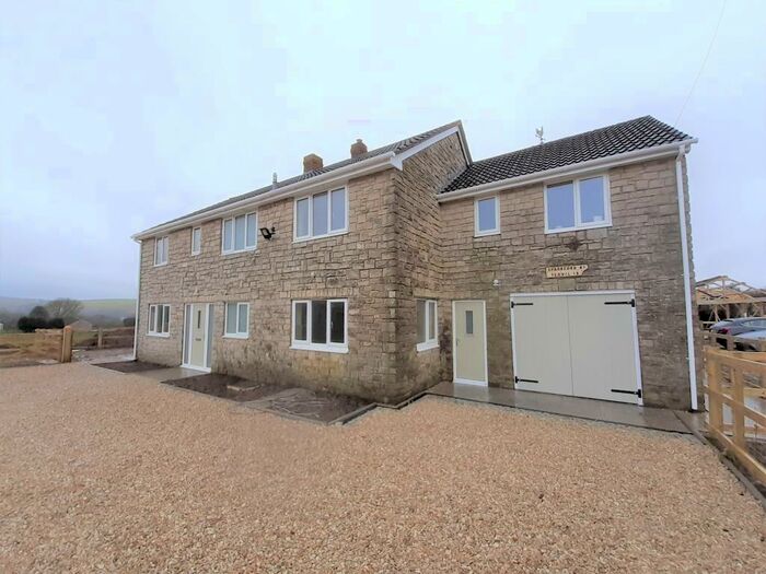 5 Bedroom Farm House To Rent In South Bank Farm, SP7