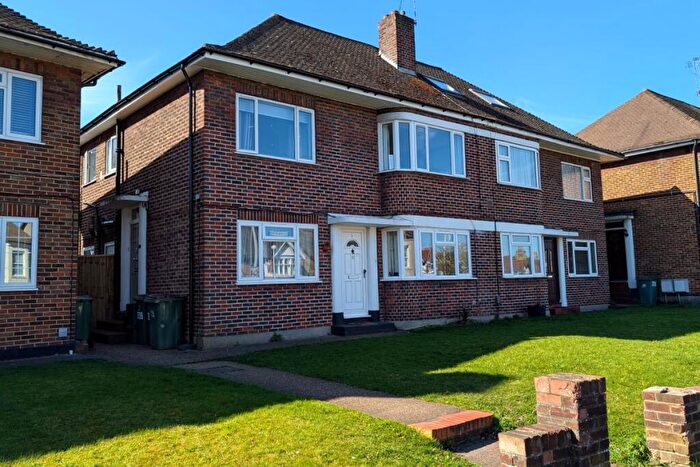 2 Bedroom Maisonette For Sale In Carshalton Road, Sutton, SM1