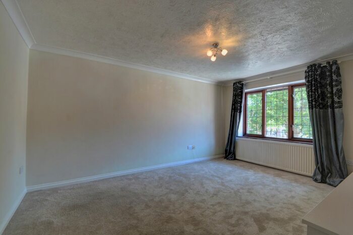 1 Bedroom Flat To Rent In Park Road, Petersfield GU32