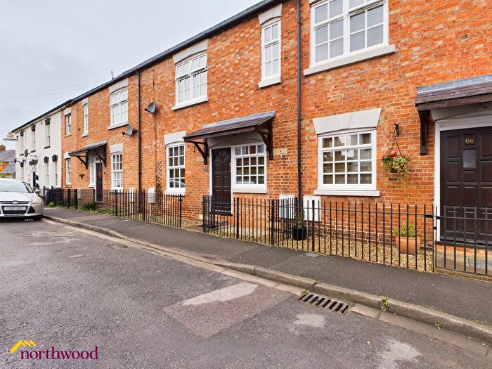 2 Bedroom Terraced House To Rent In South Street, Banbury, OX16