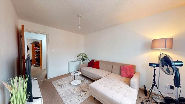 2 Bedroom Flat To Rent In Blackburn Street, Salford, M3