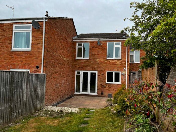 3 Bedroom Property To Rent In Grenadine Way, Tring, HP23