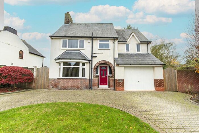 4 Bedroom Detached House For Sale In The Green, Hasland, Chesterfield, S41