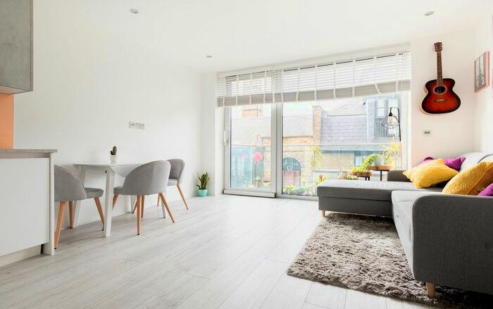 1 Bedroom Flat To Rent In Tower Bridge Road, London, SE1