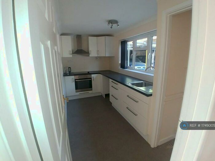 2 Bedroom Flat To Rent In Ashburn Court, Fordingbridge, SP6