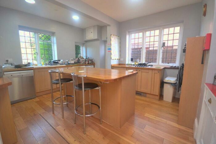 6 Bedroom Detached House To Rent In Whiteknights Road, Reading, RG6