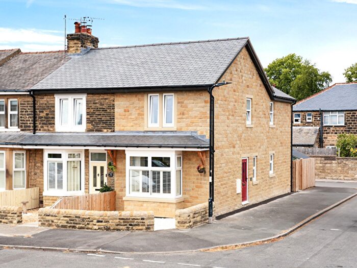3 Bedroom End Of Terrace House For Sale In Albany Road, Harrogate, HG1