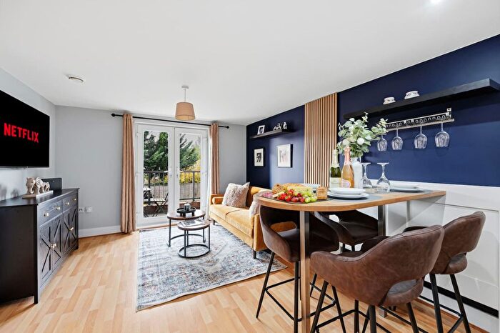 2 Bedroom Flat To Rent In Bletchley And Fenny Stratford, MK2