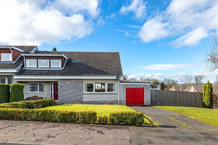 4 Bedroom Semi Detached House For Sale In Pinnaclehill Park, Kelso, TD5