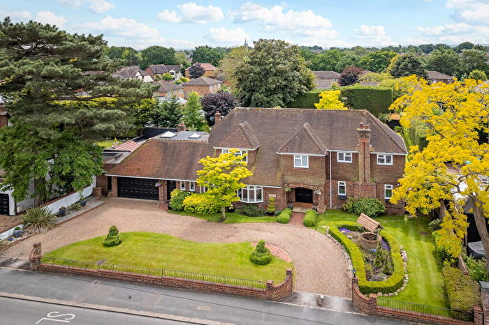 5 Bedroom Detached House For Sale In Herbert Road, Emerson Park, Hornchurch, RM11