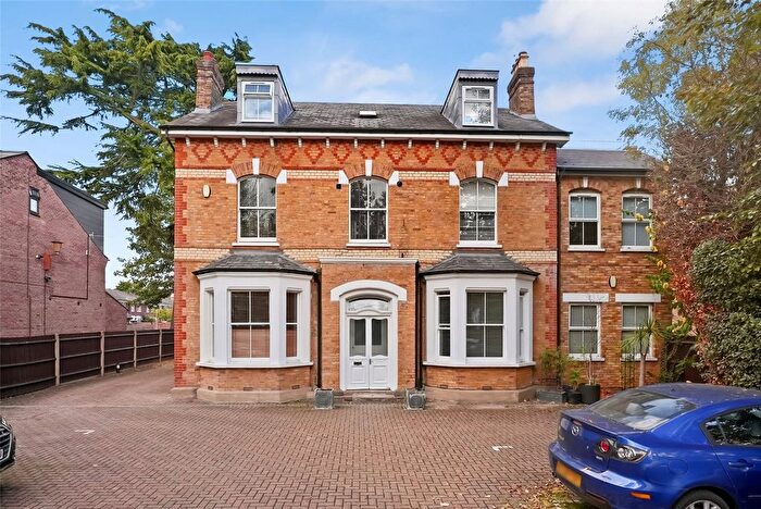 1 Bedroom Flat To Rent In Hampton Road, Teddington, TW11