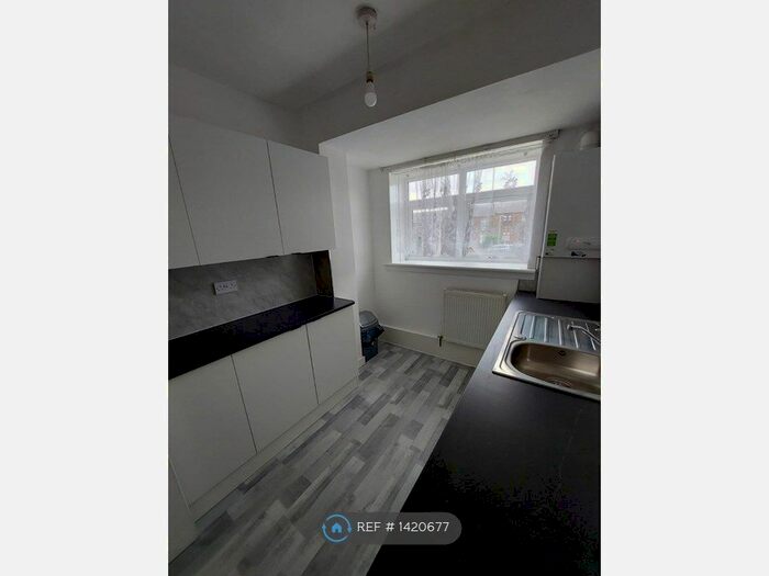 1 Bedroom Flat To Rent In Busbiehill Place, Kilmarnock, KA1