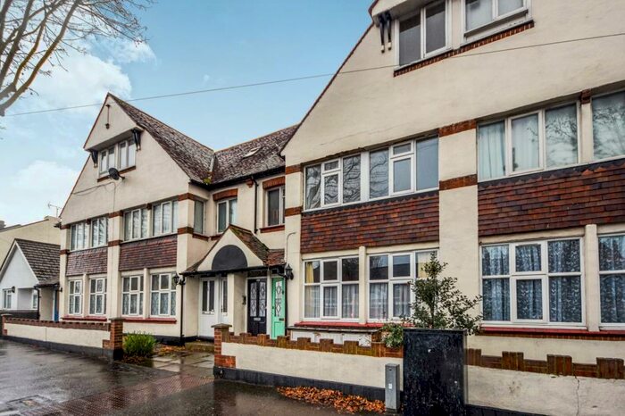 1 Bedroom Apartment To Rent In Hamstel Road, Southend On Sea, SS2