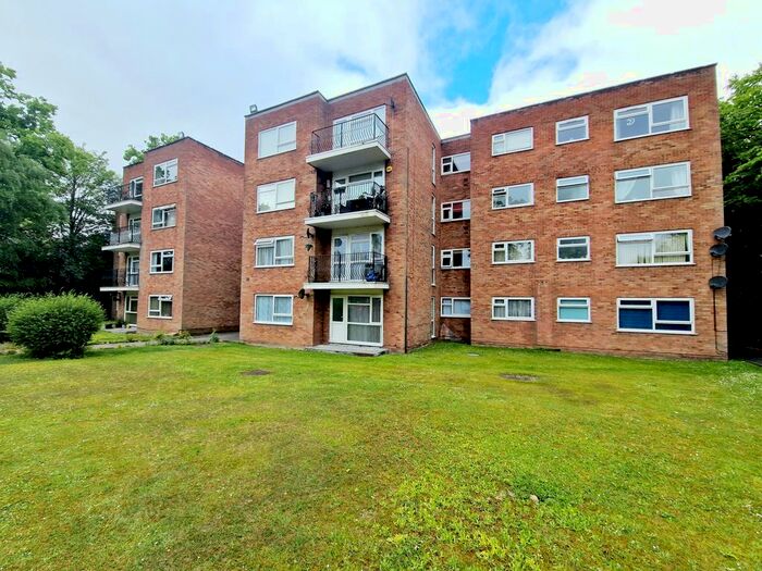 2 Bedroom Flat To Rent In Lynwood Court, Crumpsall, Manchester, M8