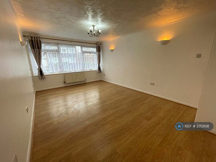 2 Bedroom Flat To Rent In Barton Meadows, Ilford, IG6