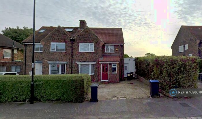 4 Bedroom Semi-Detached House To Rent In Coleridge Road, Croydon, CR0