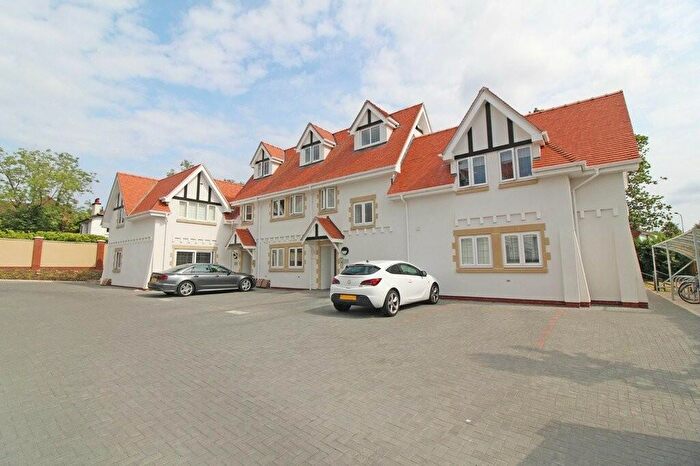 2 Bedroom Apartment To Rent In The Chantry, Llandaff, Cardiff, CF5