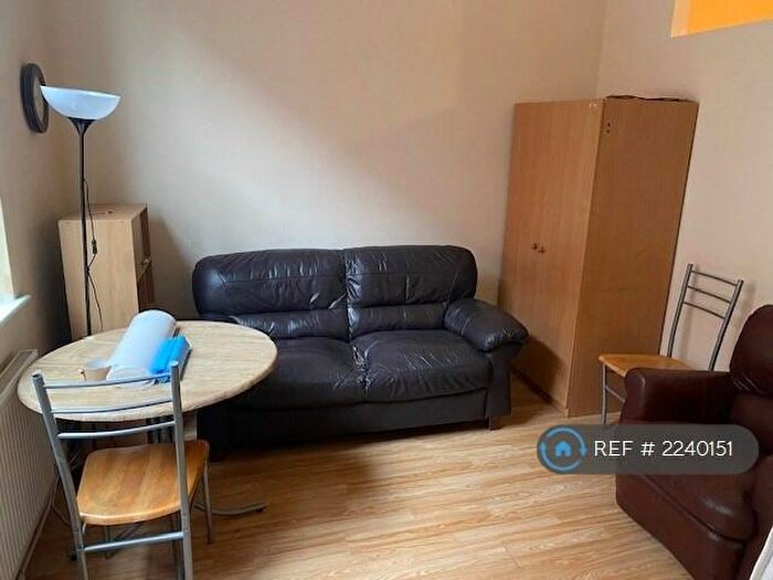 Studio To Rent In Moss Lane East, Manchester, M14