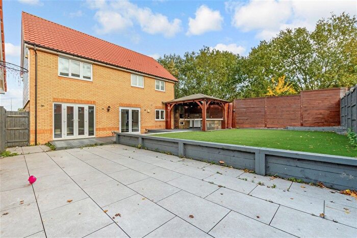 4 Bedroom Detached House For Sale In Dunnock Drive, Chattenden, Rochester, Kent, ME3