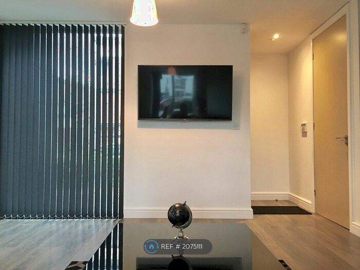 3 Bedroom Terraced House To Rent In Paxton Place, Manchester, M11