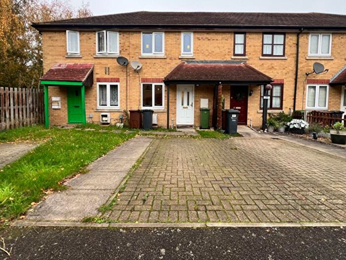 2 Bedroom House To Rent In Estuary Close, Barking, IG11