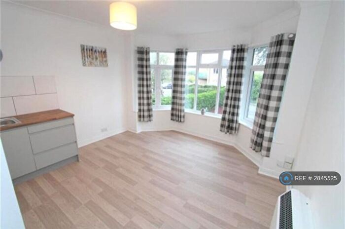 1 Bedroom Flat To Rent In Cobden Avenue, Southampton, SO18