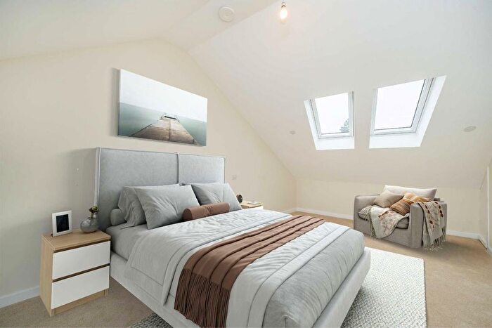 3 Bedroom Terraced House For Sale In Southfields Road, Wandsworth, SW18