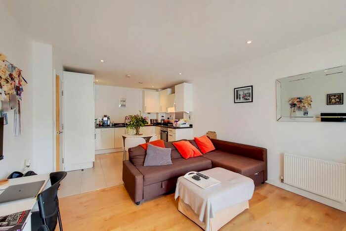 1 Bedroom Flat To Rent In Talbot Close, Mitcham, CR4