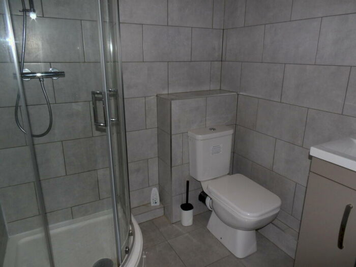 Apartment To Rent In Newspaper House, BB1