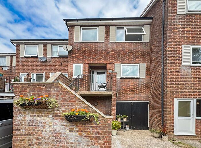 4 Bedroom Terraced House For Sale In Conifer Close, Hastings, TN34
