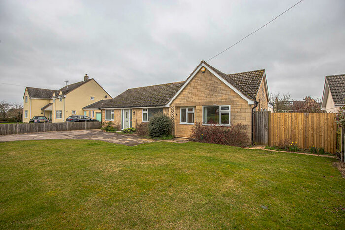 4 Bedroom Detached Bungalow To Rent In Foxley Road, Malmesbury, SN16