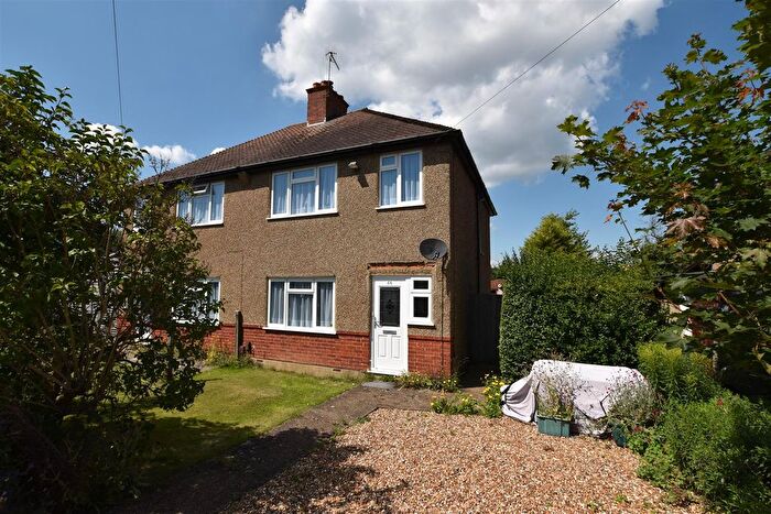 3 Bedroom Semi-Detached House To Rent In Hanworth Road, Redhill, RH1